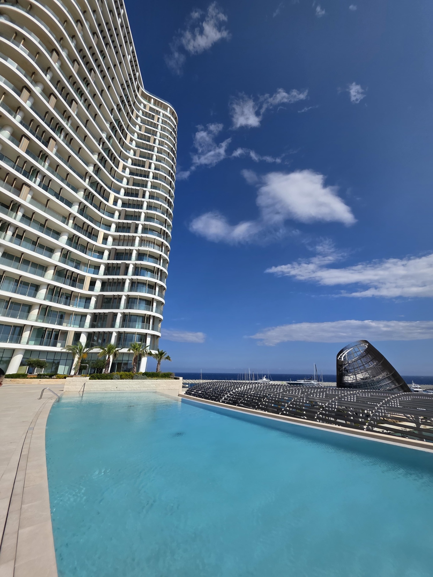 H2O Pool Bar